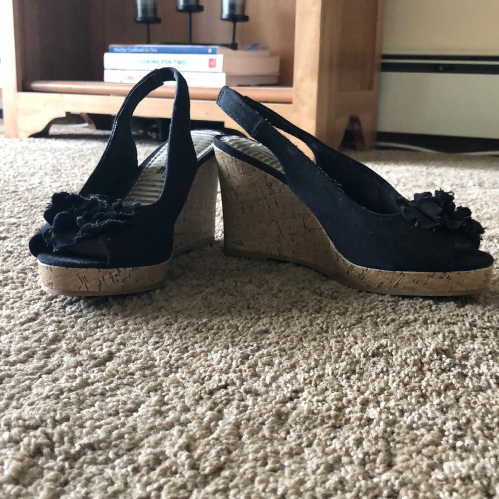 Black and cork American Eagle wedges